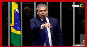 Líder do PT na Câmara diz que bolsonarismo 'trabalha contra o Brasil' após tarifaço de Trump: 'Vira-latas'