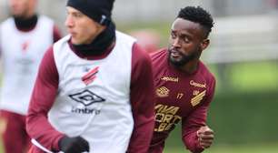 Athletico relaciona reforços para duelo com o Goiás; veja o provável time