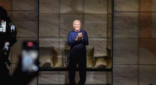 Giorgio Armani agradece apoio após internação e anuncia retorno