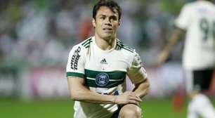 Kléber Gladiador tem prisão decretada por dívida milionária: "Mancha história no Coritiba?"