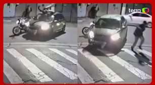Motociclista bate em carro, gira no ar e cai em pé em acidente na Grande SP