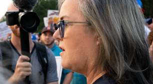 Trump ameaça revogar cidadania da apresentadora Rosie O'Donnell