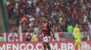 Alex Sandro tem lesão muscular e desfalca o Flamengo; Ayrton Lucas terá alta de hospital