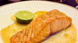 Salmão na airfryer: dourado, suculento e pronto em minutos