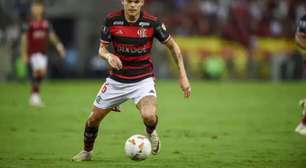 Flamengo emite nota oficial sobre Ayrton Lucas e Alex Sandro