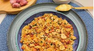 Farofa com bacon dourado e alho: rústica, no capricho
