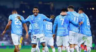 Técnico do Pachuca admite conversas para retorno de John Kennedy ao Fluminense