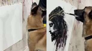 Cão com habilidades artísticas faz quadro de Jesus Cristo e viraliza