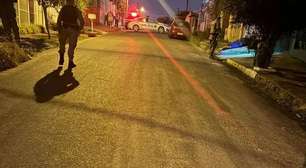 Duas pessoas são mortas a tiros em via pública na Região Metropolitana