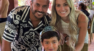 Jogador é atacado após deixar filho usar vestido durante festa de aniversário