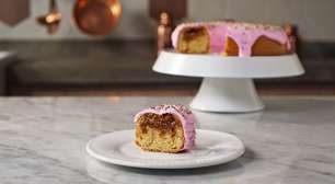 Tastemade apresenta: Bolo Donut com Glacê Rosa