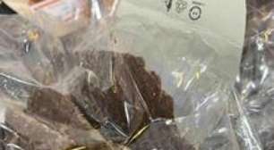 Vigilância Sanitária encontra larvas em chocolates de loja de shopping de Porto Alegre
