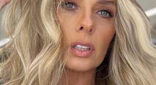 Adriane Galisteu faz topless e posta foto durante viagem na Europa