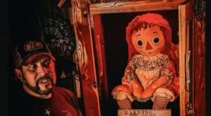 Investigador paranormal Dan Rivera morre durante turnê de exibição da boneca Annabelle