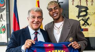 Yamal renova com o Barcelona e recebe a camisa 10
