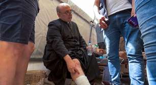 Israel ataca única igreja católica de Gaza, mata 2 e fere padre