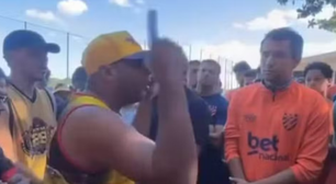 'Uma pá de gente quer meter a mão em vocês': torcedores do Sport ameaçam jogadores do clube