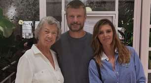 Fernanda Lima comove ao lamentar morte da sogra: 'Todo dia cai uma lágrima'
