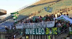 Torcida do Sporting segue na bronca com Gyökeres e leva faixas contra atacante