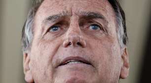 Veja imagens de Bolsonaro saindo de casa para colocar tornozeleira eletrônica
