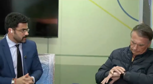 Repórter da Band precisa encerrar às pressas entrevista com Bolsonaro por conta de medida cautelar
