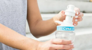 Água com sabor: como cápsulas aromáticas podem driblar o vício em refrigerantes e café
