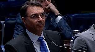 Flávio pede que Trump suspenda tarifaço ao Brasil após Bolsonaro ser alvo da PF