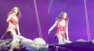 Que susto! Katy Perry passa por aperto durante show