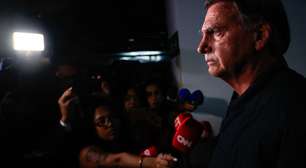 Bolsonaristas fazem ato em defesa de ex-presidente neste domingo em Brasília