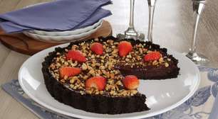 Torta de chocolate e morango que não precisa nem de forno