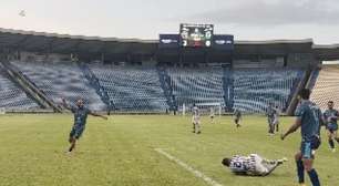 Jogador é atingido por linha de pipa durante jogo da Série D do Brasileiro