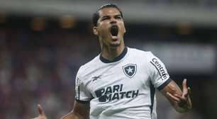 Botafogo libera Barbosa e acerta a saída de trio para Portugal