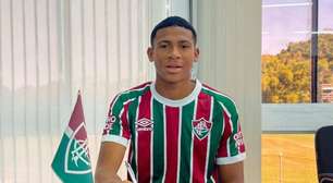 Fluminense assina com defensor até 2028