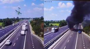 Vídeo mostra queda de avião ultraleve no meio de rodovia na Itália; acidente aéreo deixou dois mortos