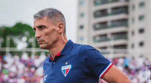 Torcedores do Santos pedem saída imediata do clube