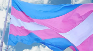 Justiça suspende norma do CFM que limita tratamento de jovens trans