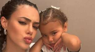 'Me sinto mal que não estou...': Bruna Biancardi desabafa sobre dificuldades com Mavie após o nascimento de Mel, segunda filha com Neymar