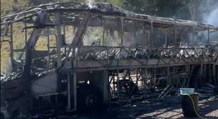 Ônibus das bandas Djavú e Bonde do Forró é destruído por incêndio em MG: 'Profundamente tristes'