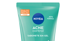 NIVEA amplia sua linha de cuidados faciais e apresenta novidades para peles acneicas