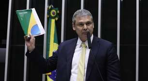 Lindbergh propõe criminalização de "alta traição" com foco em ações de Eduardo Bolsonaro nos EUA