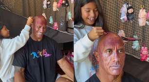 Filhas maquiam The Rock, que brinca com a careca: 'Muita tela para usar na diversão'