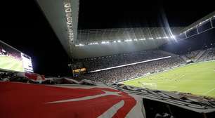 Alexandre de Moraes marca presença em jogo do Corinthians e faz gesto obsceno