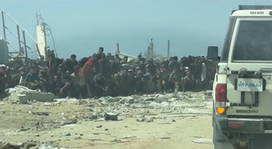 Sob disparos, multidão avança sobre caminhão com alimentos em Gaza