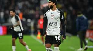 Memphis ignora polêmicas e desencanta em clássicos com a camisa do Corinthians