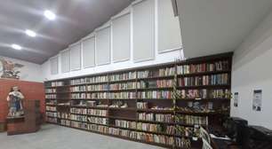 População em situação de rua ganha biblioteca em SP; conheça iniciativa do padre Júlio Lancellotti