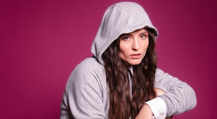 Larissa Manoela acerta com cinza e marrom em 2 looks fashion