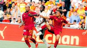 Wesley é titular pela primeira vez na Roma, salva um gol e já é campeão