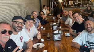 Neymar leva funcionários do Santos para almoço em churrascaria: 'Guerreiros'