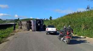 Ônibus que levava torcedores do Bahia para jogo tomba em Pernambuco