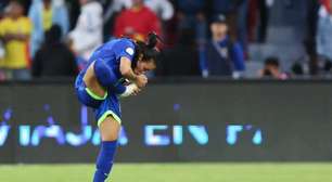 Marta beija o próprio pé: 'Rainha' leva Copa América e título de MVP